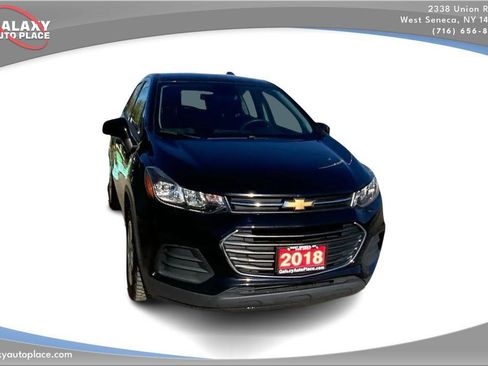 Used 2018 Chevrolet Trax LS w/ LPO, Protection Package FWD image 3
