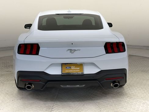 Used 2025 Ford Mustang Coupe RWD image 10