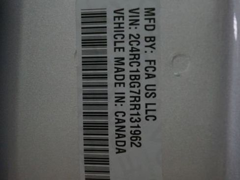 Used 2024 Chrysler Pacifica Touring-L image 93