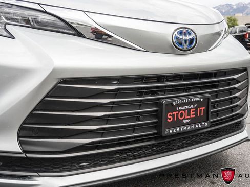 Used 2025 Toyota Sienna XLE AWD/4WD image 15