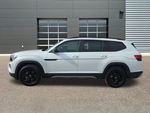 New 2026 Volkswagen Atlas Peak Edition AWD/4WD image 4