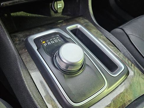 Used 2015 Chrysler 300 C w/ Harman/Kardon Audio Group image 12