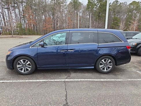 Used 2015 Honda Odyssey Touring image 6