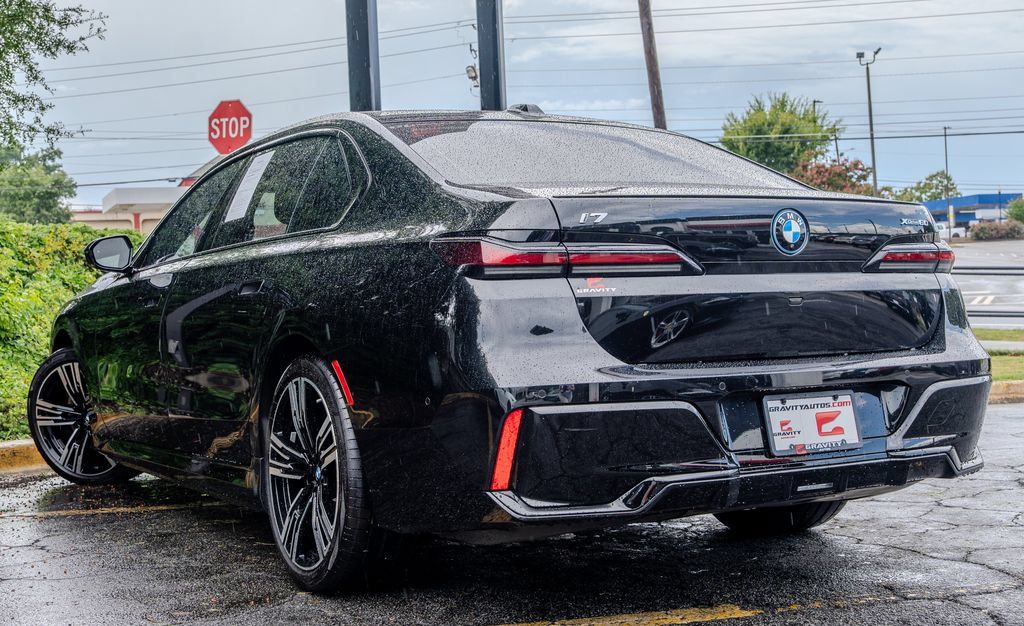 Used 2023 BMW i7 xDrive60 AWD/4WD image 23