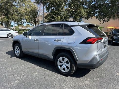 Used 2020 Toyota RAV4 LE image 8