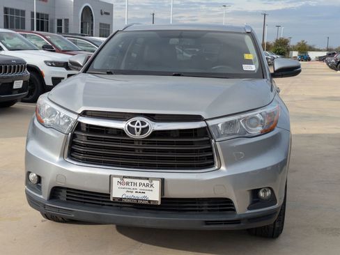 Used 2015 Toyota Highlander XLE image 8