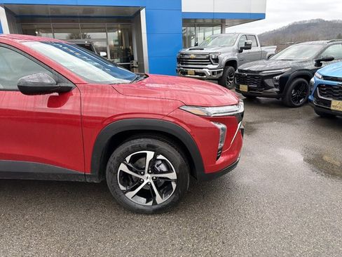 New 2026 Chevrolet Trax RS image 2