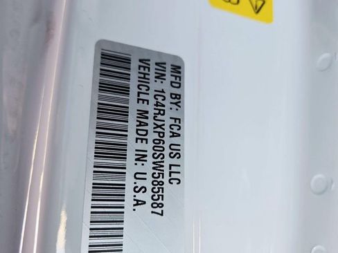 Used 2025 Jeep Wrangler Unlimited Sahara image 35