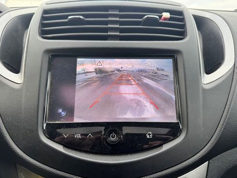 Used 2016 Chevrolet Trax LT w/ LT Sun and Sound Package image 4