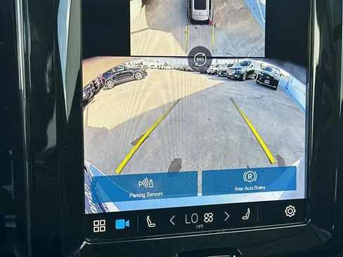 Certified 2025 Volvo XC60 B5 Plus image 21