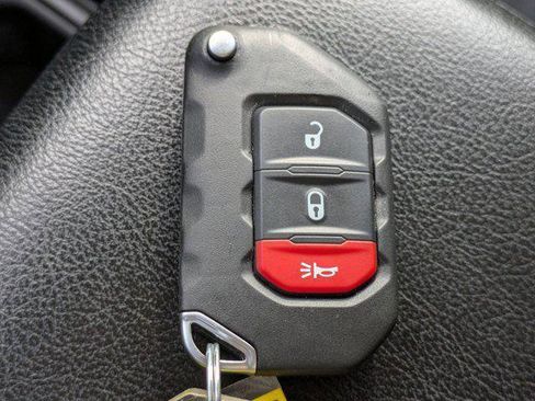 Certified 2024 Jeep Wrangler Unlimited Rubicon image 26