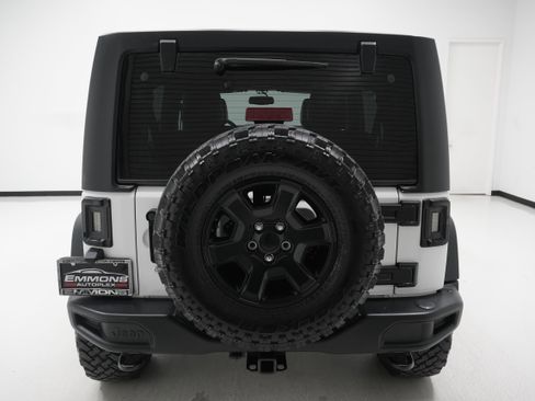 Used 2015 Jeep Wrangler Unlimited Rubicon image 5