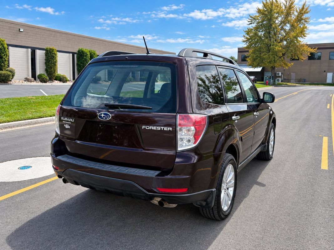 Used 2013 Subaru Forester 2.5X Premium w/ Popular Pkg 1 AWD/4WD image 5