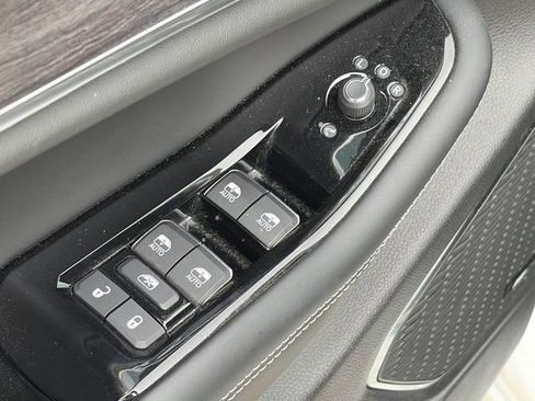 Used 2024 Jeep Grand Cherokee L Overland w/ Luxury Tech Group IV image 20