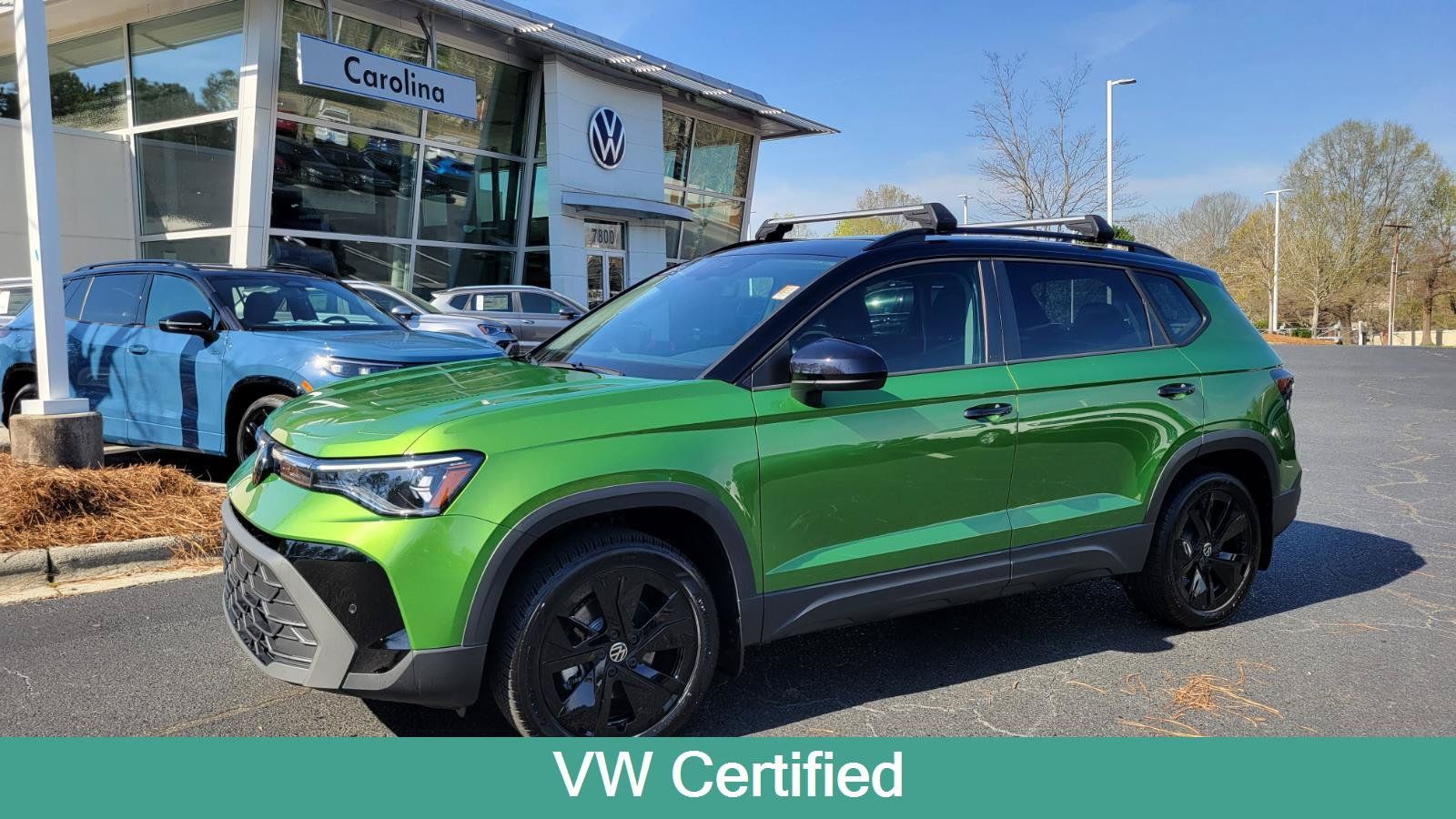 Used 2025 Volkswagen Taos SE w/ Taos Adventure Package (SXB) FWD image 1