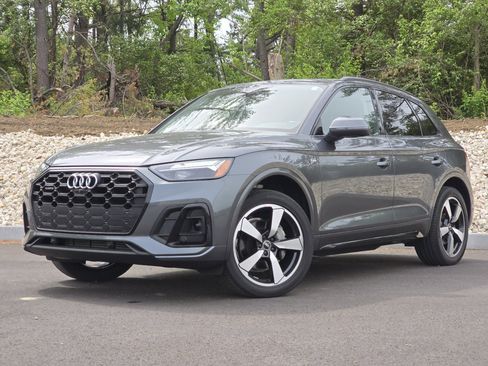 Used 2023 Audi Q5 2.0T Premium Plus AWD/4WD image 2