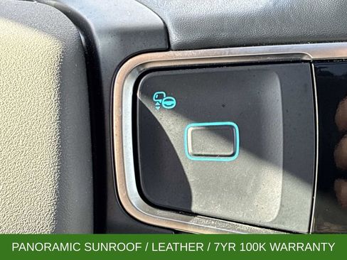 Used 2025 Ford Expedition Active image 28