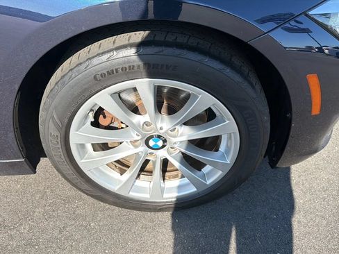 Used 2017 BMW 320i xDrive Sedan AWD/4WD image 18