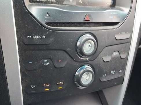 Used 2014 Ford Explorer XLT w/ Equipment Group 202A image 16