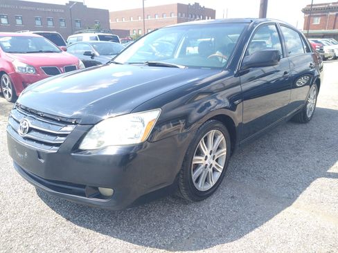 Used 2006 Toyota Avalon Limited image 3