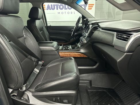 Used 2020 Chevrolet Suburban Premier image 19