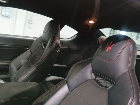 Used 2018 Maserati GranTurismo Sport image 32