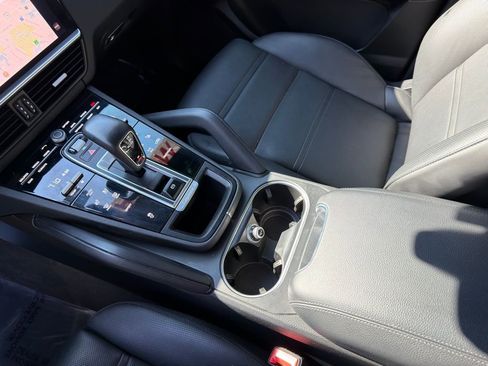 Used 2023 Porsche Cayenne image 24