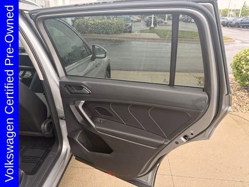 Used 2022 Volkswagen Tiguan SE w/ Panoramic Sunroof Package AWD/4WD image 18