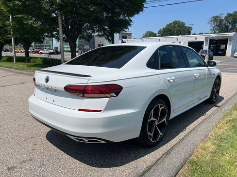 Certified 2022 Volkswagen Passat 2.0T R-Line FWD image 7