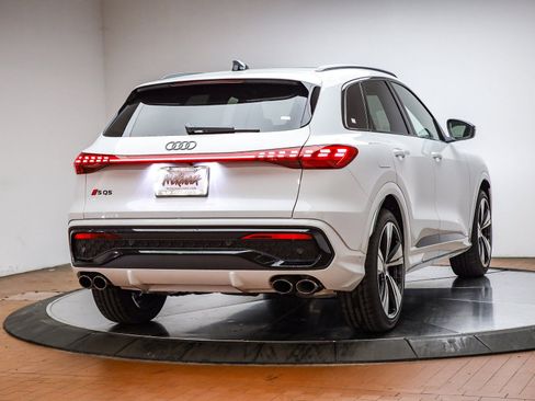 New 2025 Audi SQ5 Premium Plus image 8
