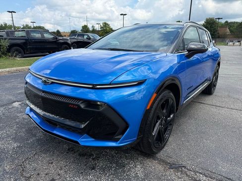 New 2025 Chevrolet Equinox EV RS image 3