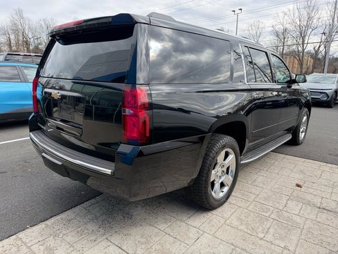 Used 2018 Chevrolet Suburban LT image 7