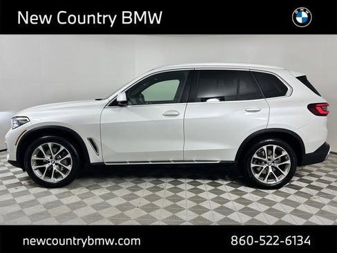 Used 2021 BMW X5 xDrive40i w/ Executive Package image 4