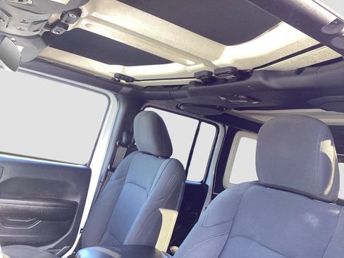 Used 2020 Jeep Wrangler Unlimited Sport image 40