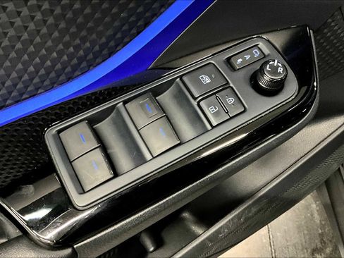 Used 2022 Toyota C-HR XLE image 35