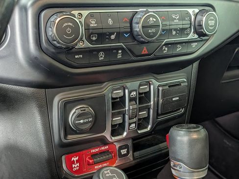 Used 2019 Jeep Wrangler Unlimited Rubicon AWD/4WD image 28