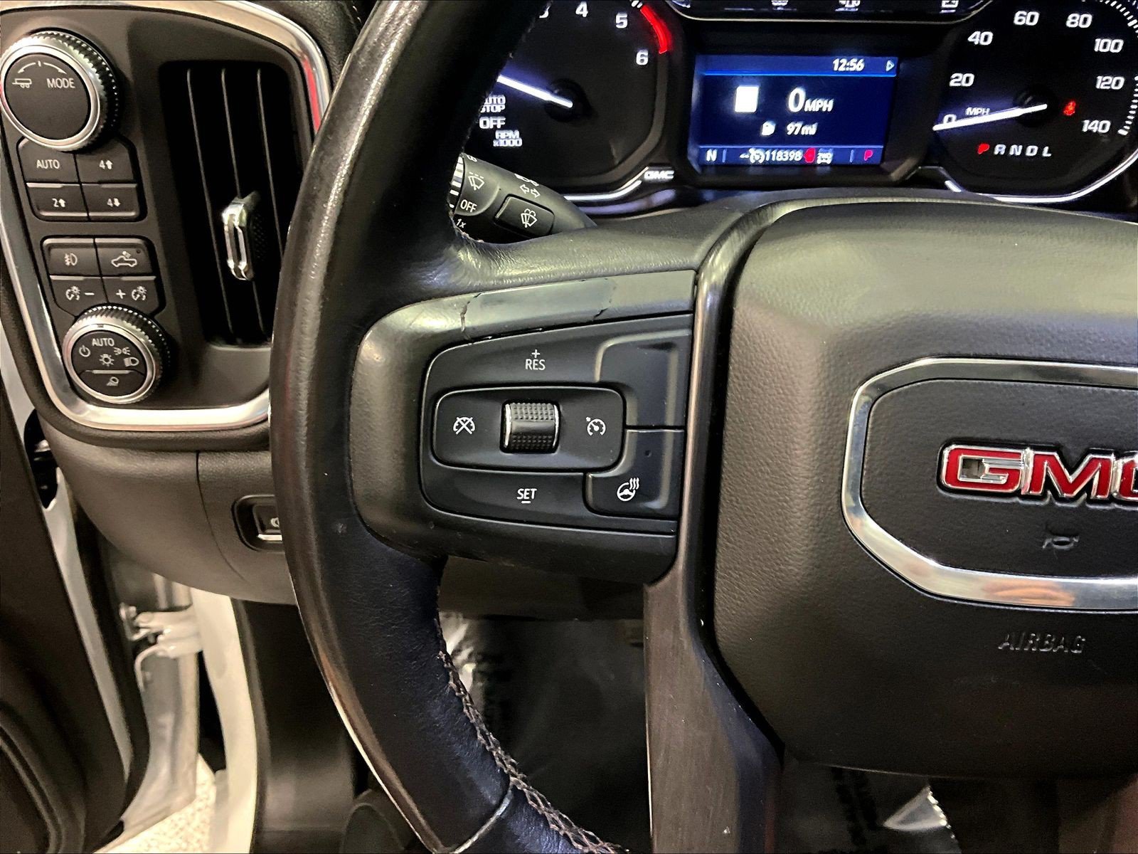 Used 2020 GMC Sierra 1500 AT4 w/ AT4 Premium Package AWD/4WD image 12