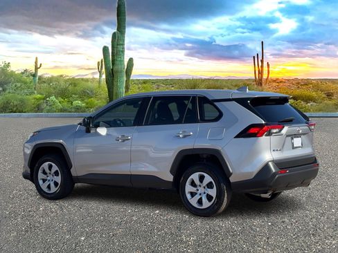 Used 2024 Toyota RAV4 LE image 4