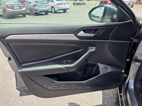 Used 2019 Volkswagen Jetta SE FWD image 13