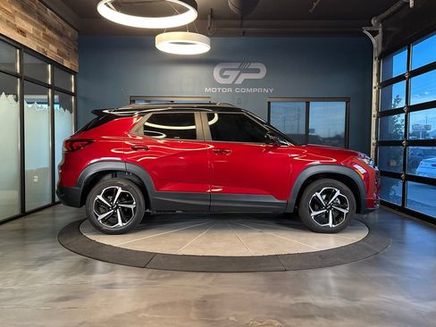 Used 2021 Chevrolet TrailBlazer RS w/ Convenience Package AWD/4WD image 2