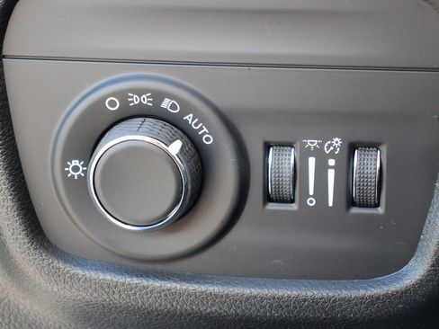 New 2025 Jeep Grand Cherokee L Altitude image 11