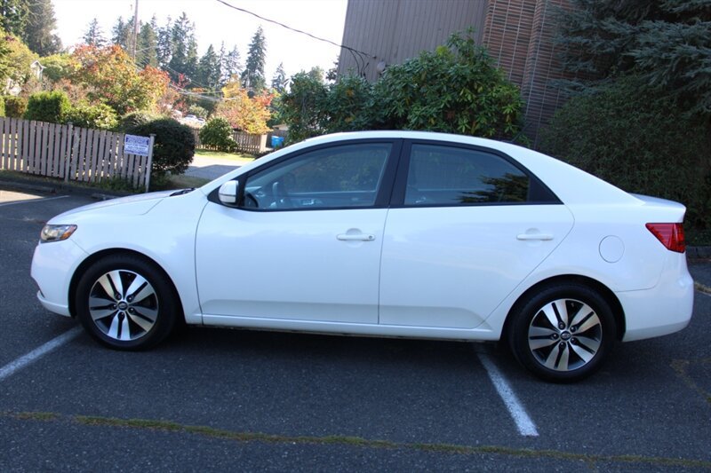 Used 2013 Kia Forte EX w/ Premium Pkg FWD image 12