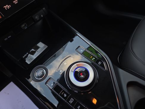 Used 2024 Kia Niro EX w/ EX Cold Weather Package image 23