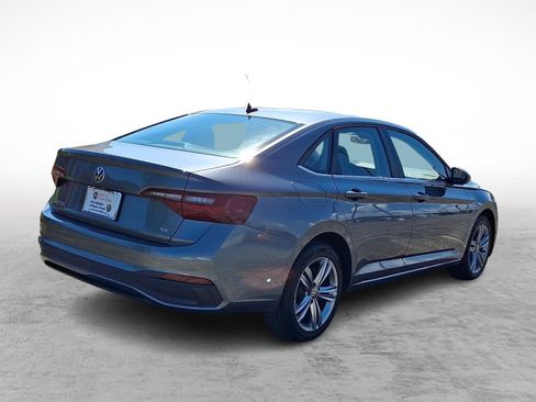 Used 2024 Volkswagen Jetta SE FWD image 5