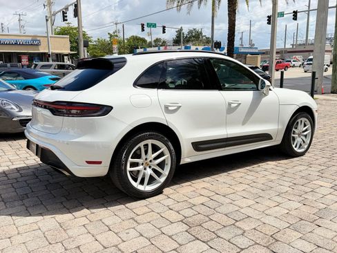 Used 2022 Porsche Macan AWD/4WD image 10