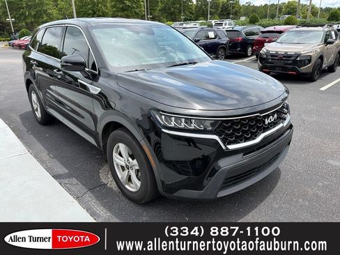 Used 2023 Kia Sorento LX FWD image 1