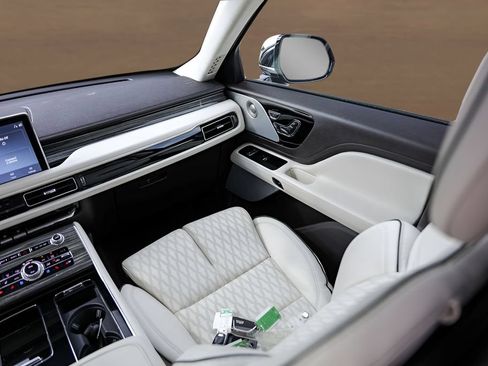 Used 2020 Lincoln Aviator Black Label w/ Dynamic Handling Package AWD/4WD image 27