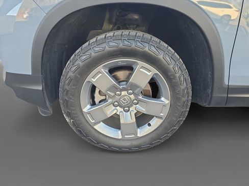 Used 2025 Honda Ridgeline TrailSport image 9