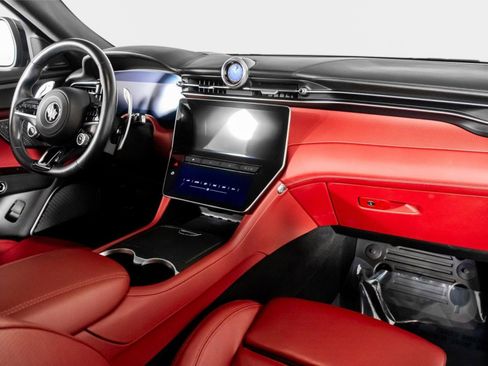 Used 2023 Maserati Grecale Modena image 54