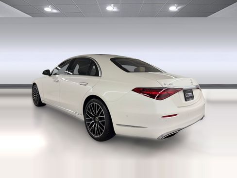 Certified 2022 Mercedes-Benz S 500 4MATIC image 3